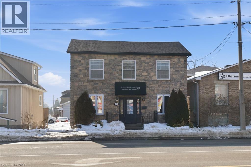 1270 KING Street E thumbnail 2