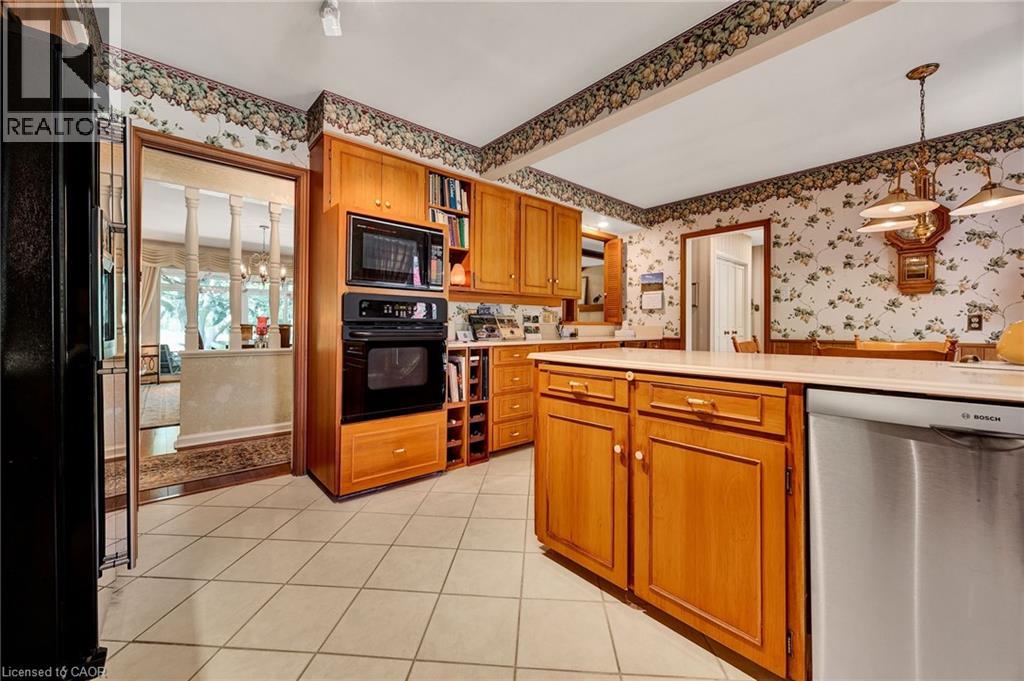 61 HUNTLEY Crescent thumbnail 12