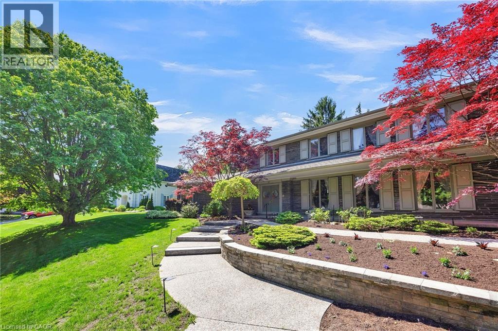 61 HUNTLEY Crescent thumbnail 4