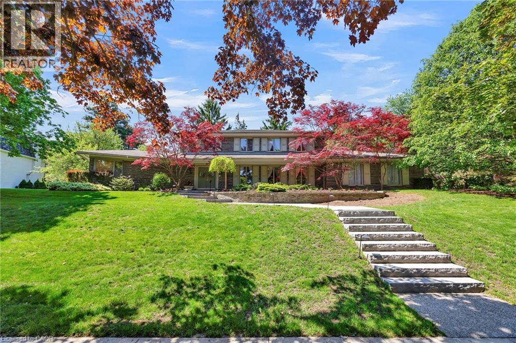 61 HUNTLEY Crescent