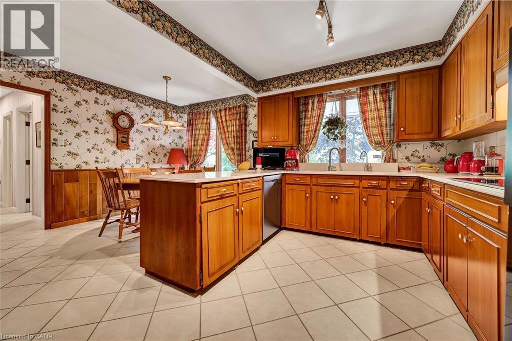 61 HUNTLEY Crescent thumbnail 13