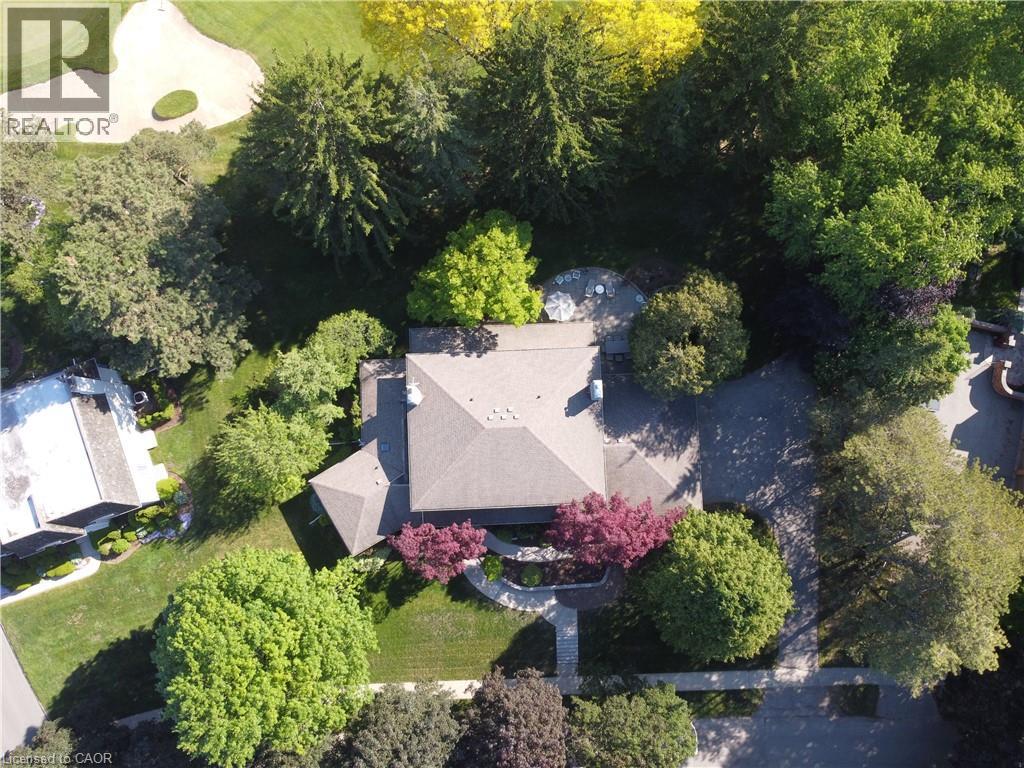 61 HUNTLEY Crescent thumbnail 2