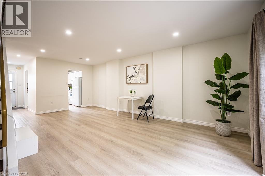 212 WESTCOURT Place thumbnail 8