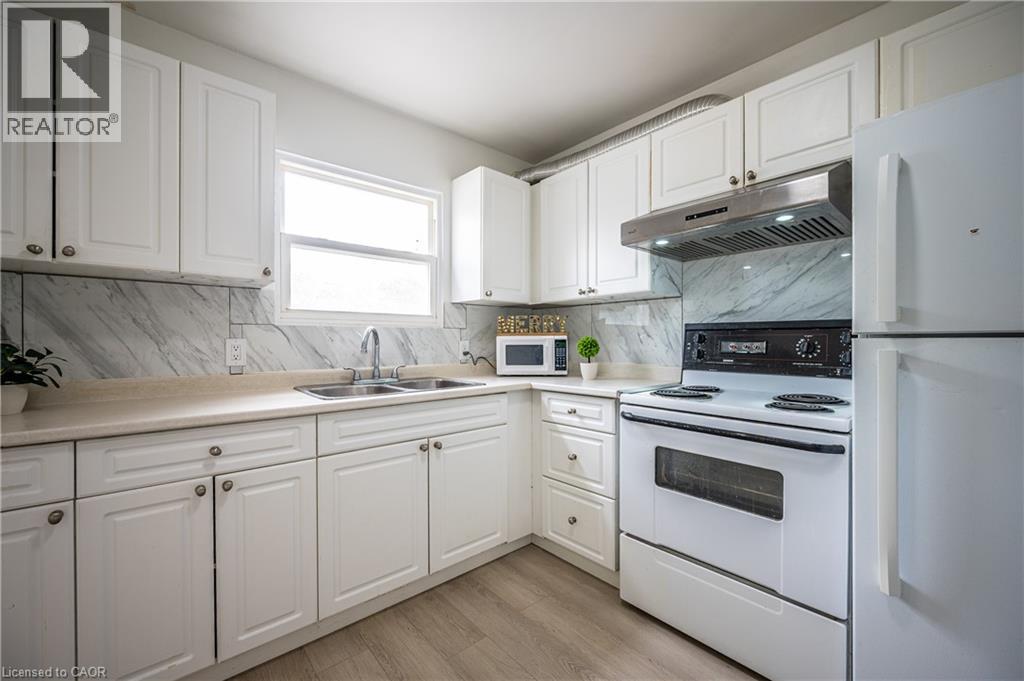 212 WESTCOURT Place thumbnail 4