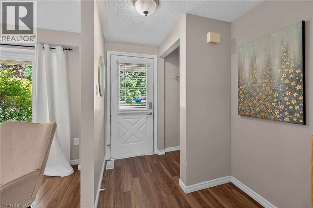 925 ELGIN Street N thumbnail 5