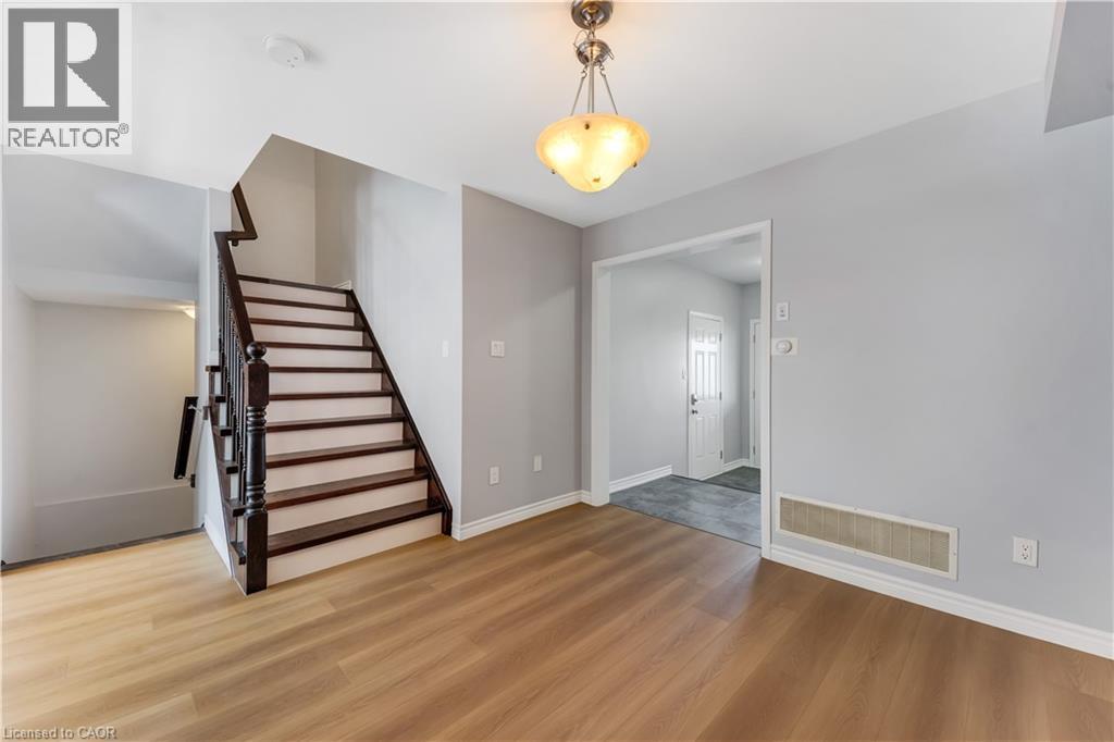 21 POSTMASTER Drive thumbnail 15