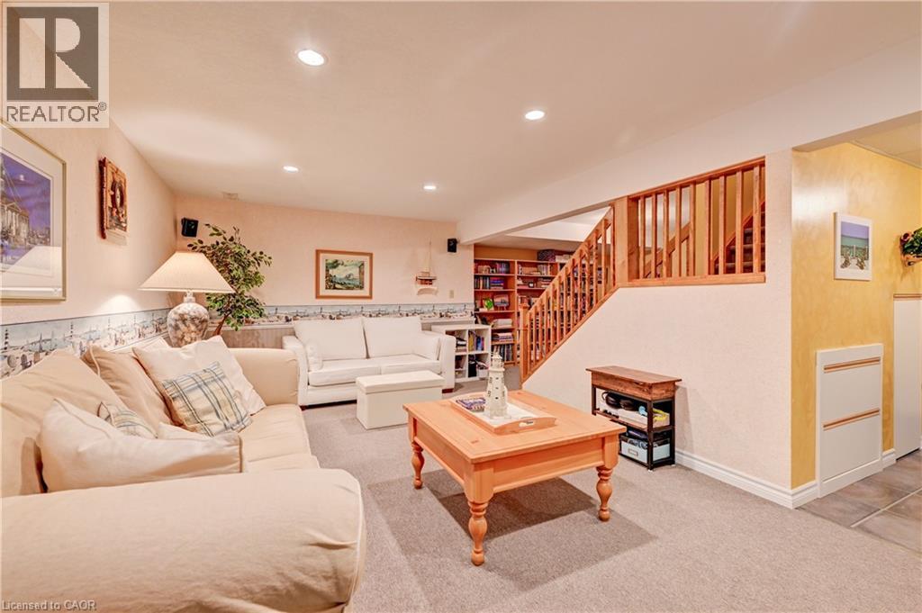 11 LORRAINE Drive thumbnail 36