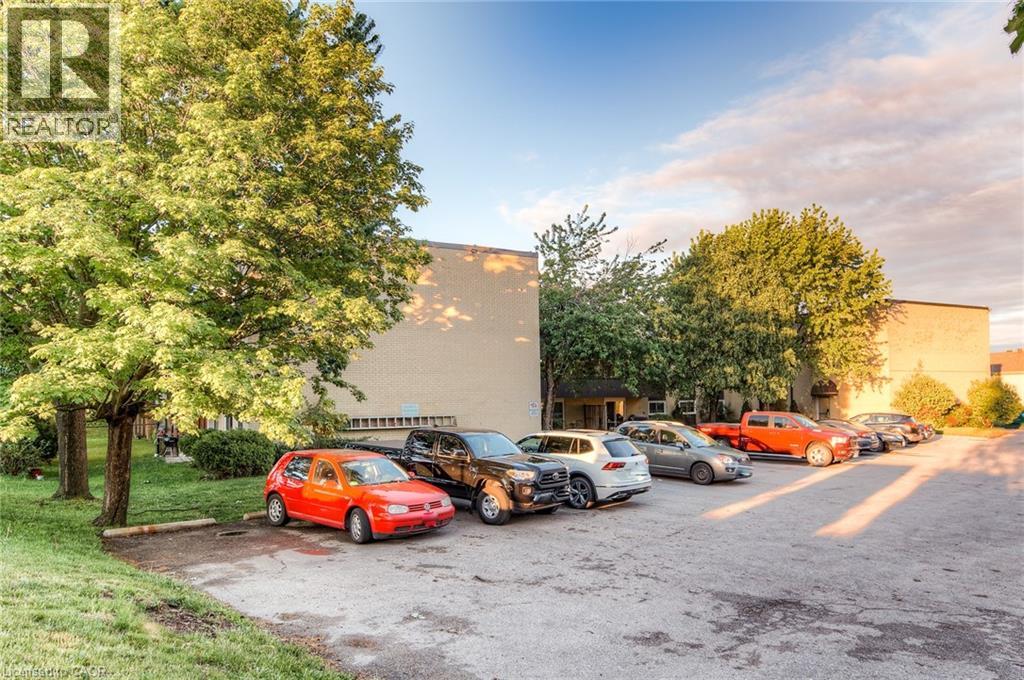75 HAZELGLEN Drive Unit# 310 thumbnail 32