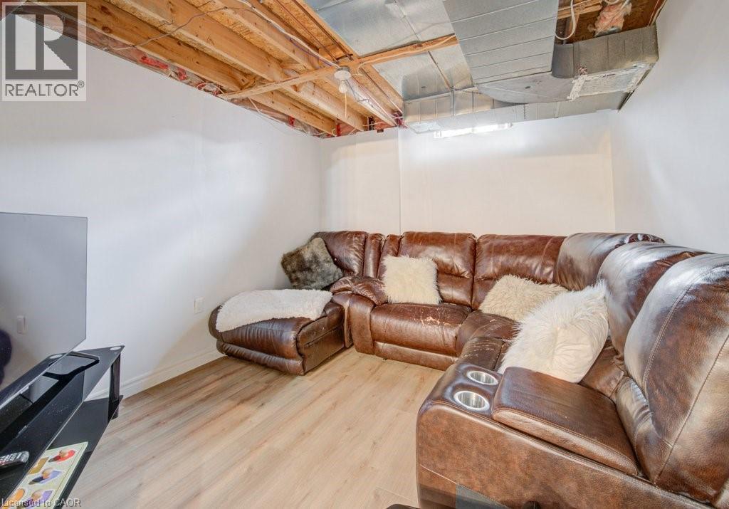 334 CHRISTOPHER Drive thumbnail 32