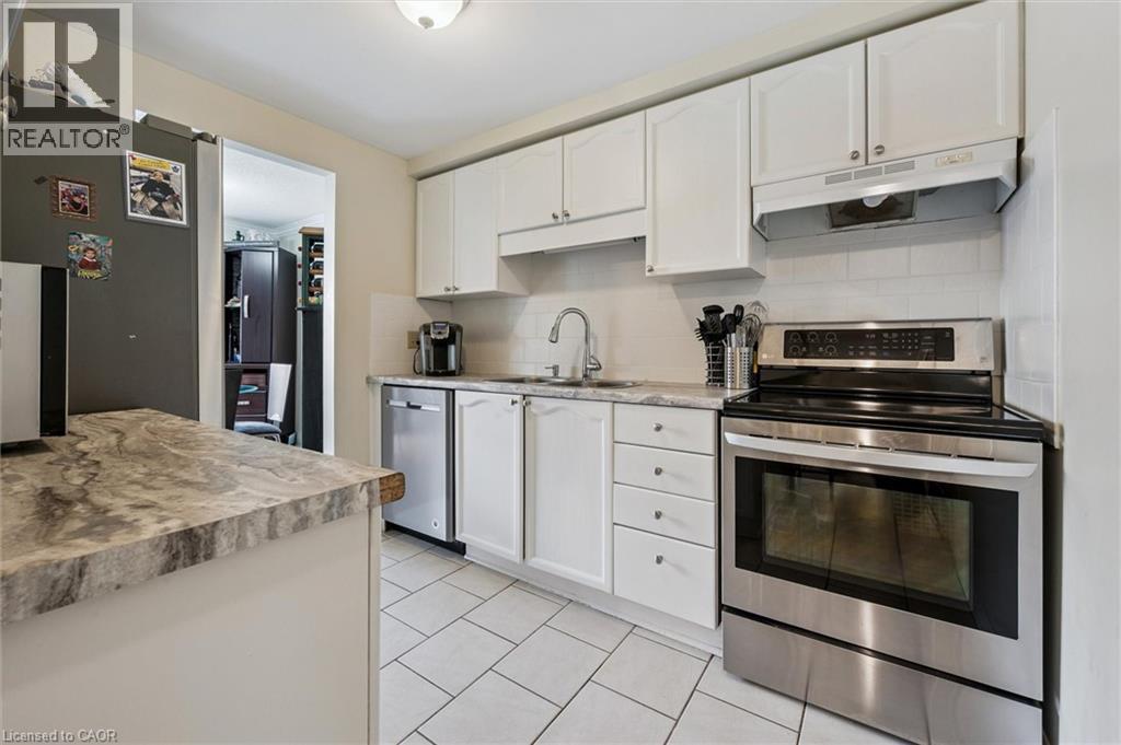 37 EDGEMERE Drive thumbnail 16