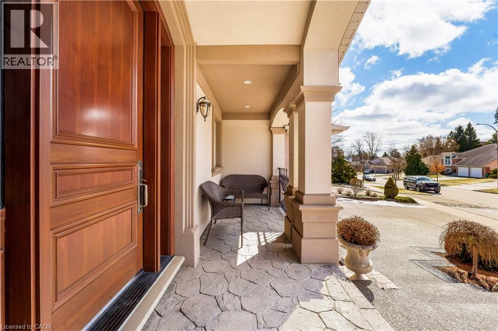 60 CHANDOS Drive thumbnail 2