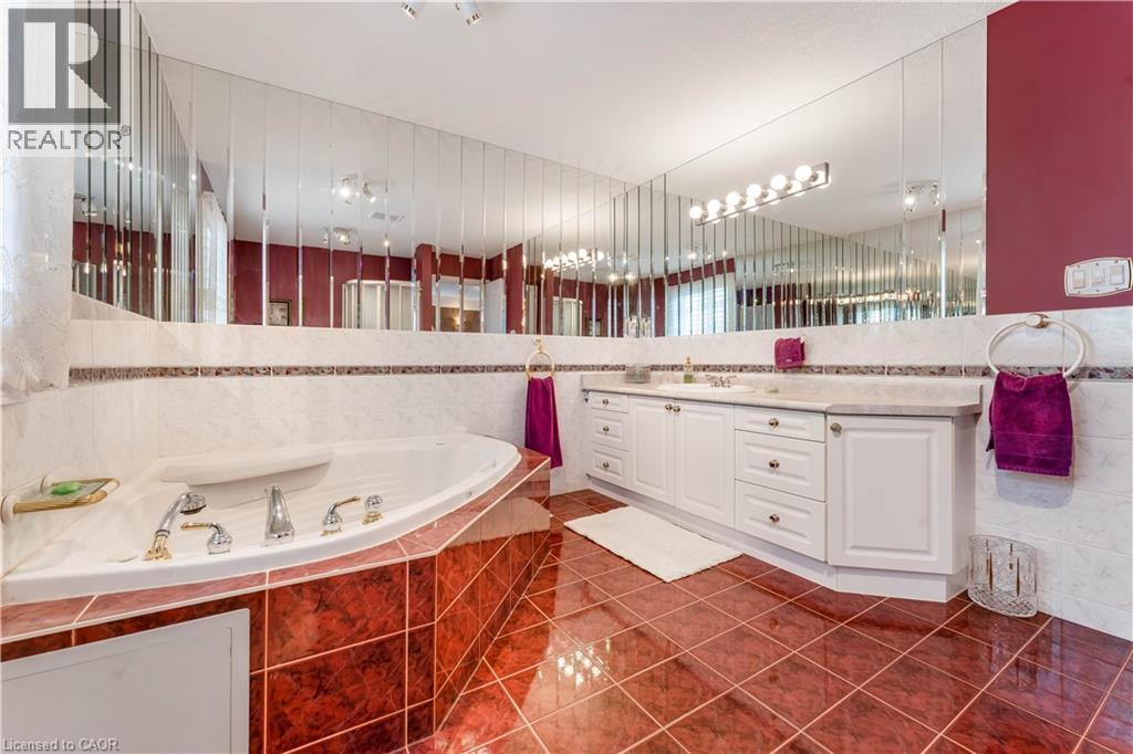 60 CHANDOS Drive thumbnail 20