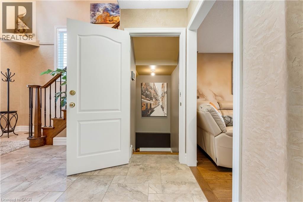 60 CHANDOS Drive thumbnail 30