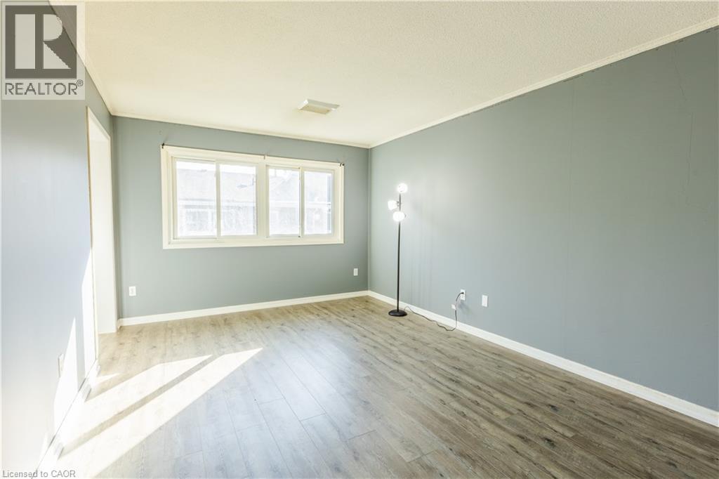 121 UNIVERSITY Avenue E Unit# 102 thumbnail 16