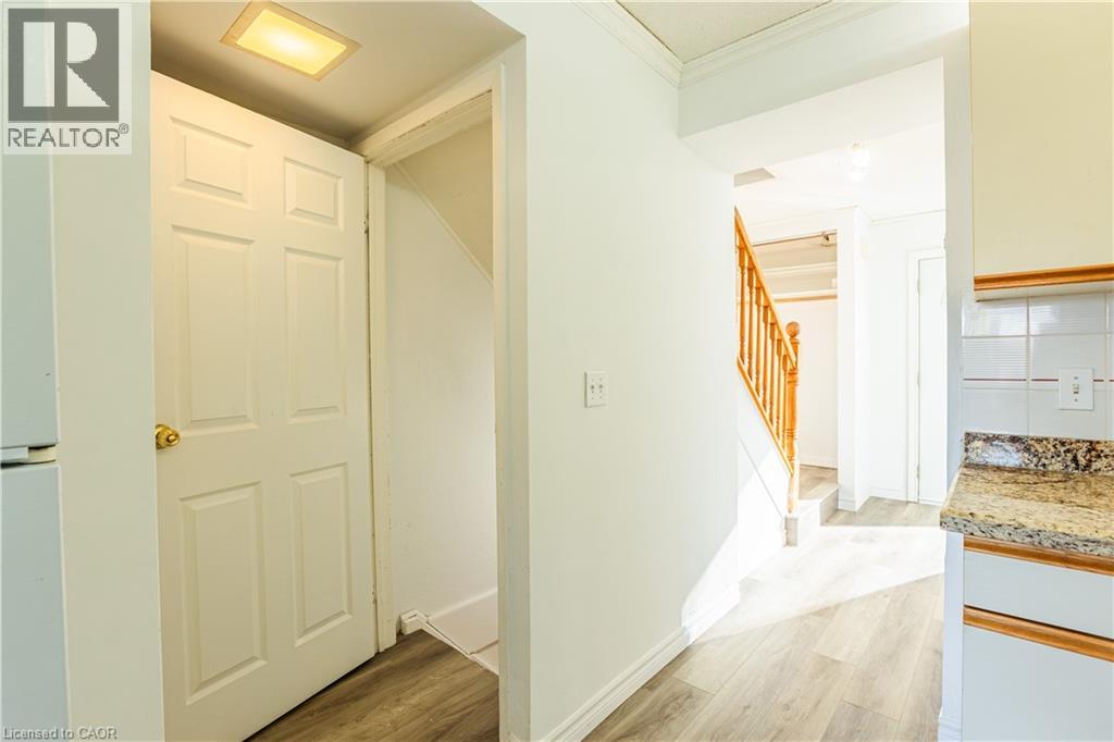 121 UNIVERSITY Avenue E Unit# 102 thumbnail 20