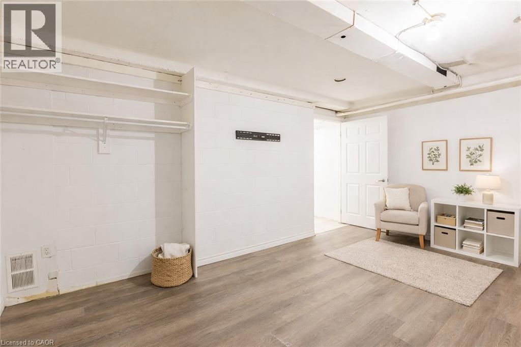 121 UNIVERSITY Avenue E Unit# 102 thumbnail 23