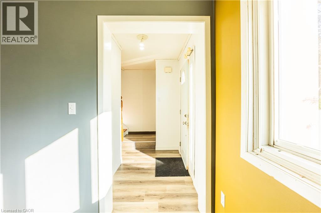 121 UNIVERSITY Avenue E Unit# 102 thumbnail 3
