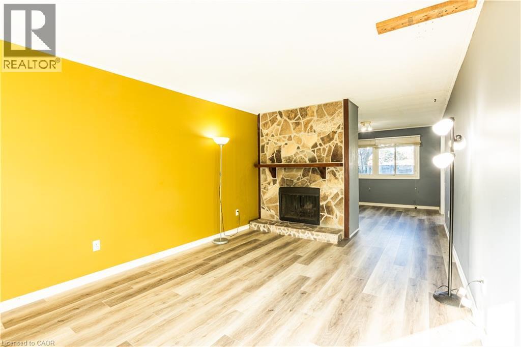 121 UNIVERSITY Avenue E Unit# 102 thumbnail 4