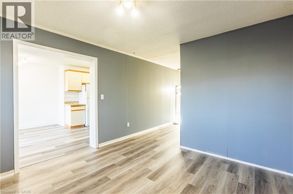 121 UNIVERSITY Avenue E Unit# 102 thumbnail 6