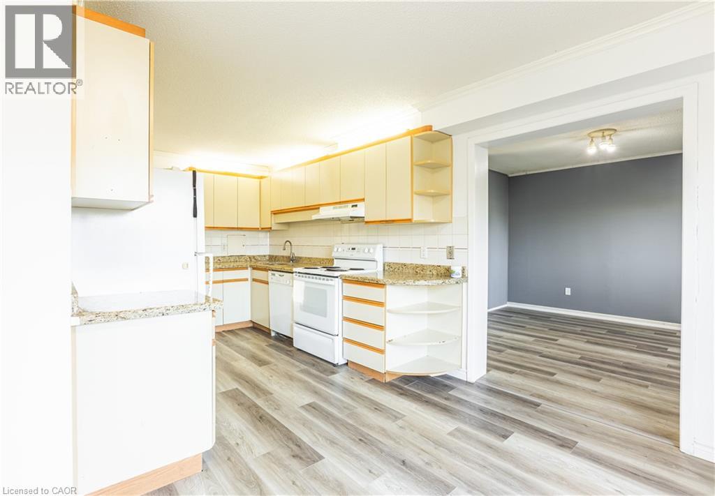 121 UNIVERSITY Avenue E Unit# 102 thumbnail 7