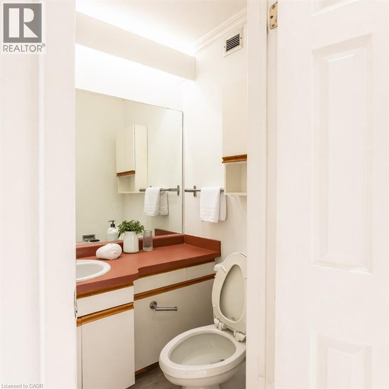 121 UNIVERSITY Avenue E Unit# 102 thumbnail 9