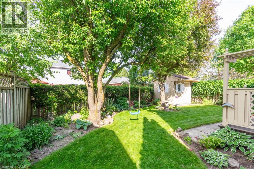 691 WESTHEIGHTS Drive thumbnail 43