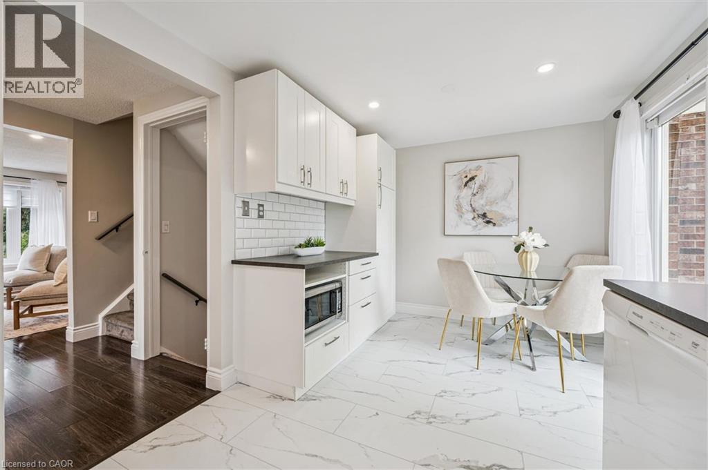 694 HIGHPOINT Avenue Unit# B thumbnail 10