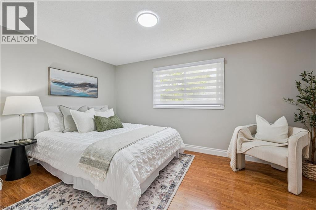 694 HIGHPOINT Avenue Unit# B thumbnail 15