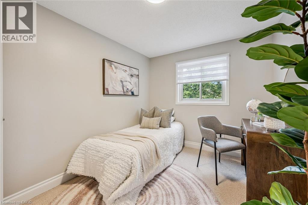 694 HIGHPOINT Avenue Unit# B thumbnail 22