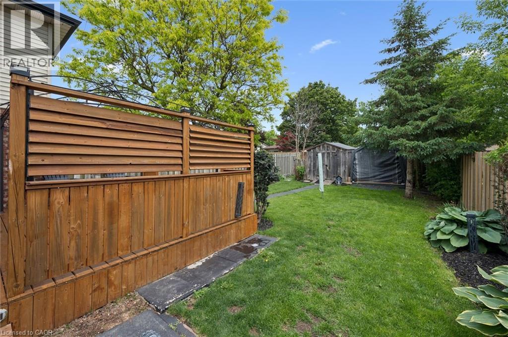 694 HIGHPOINT Avenue Unit# B thumbnail 34