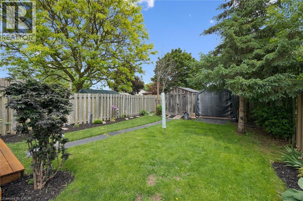 694 HIGHPOINT Avenue Unit# B thumbnail 35