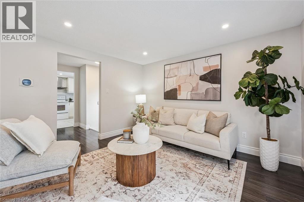 694 HIGHPOINT Avenue Unit# B thumbnail 4