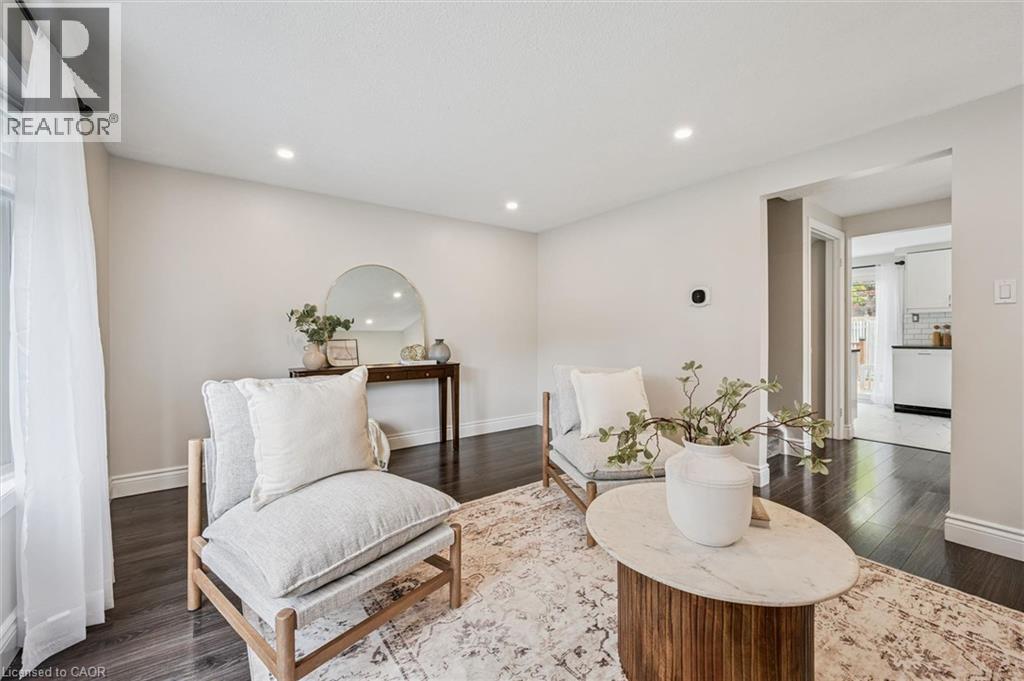 694 HIGHPOINT Avenue Unit# B thumbnail 5