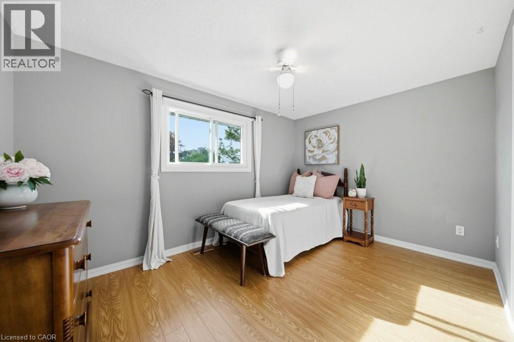 44 WINDERMERE Court thumbnail 18