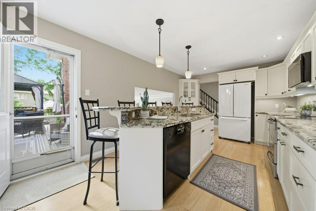 44 WINDERMERE Court thumbnail 11