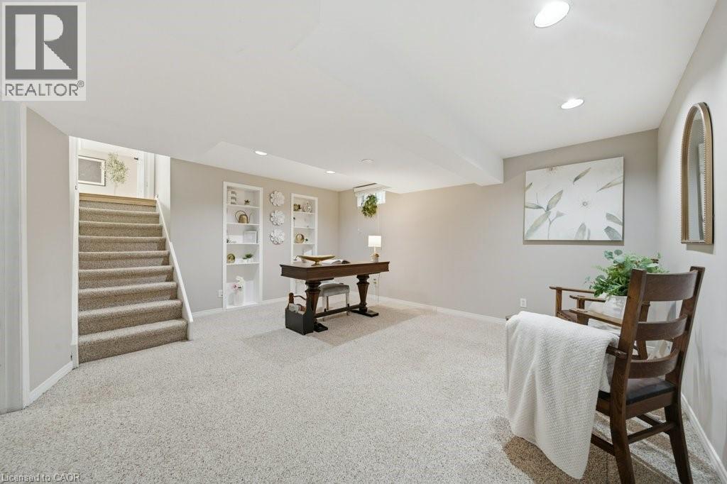 44 WINDERMERE Court thumbnail 24