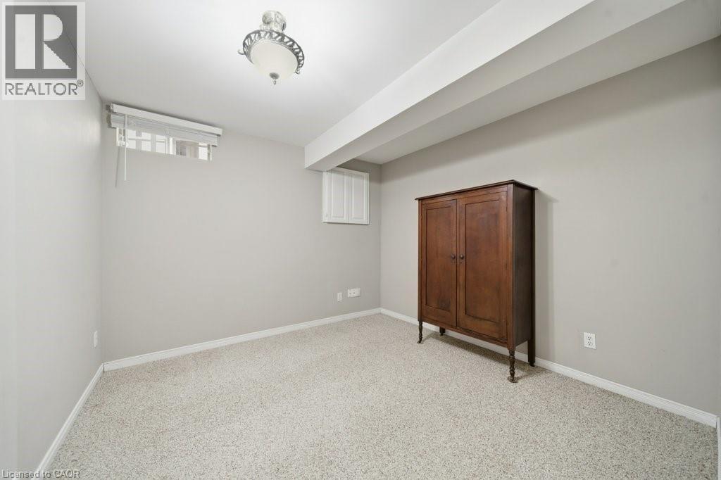 44 WINDERMERE Court thumbnail 25