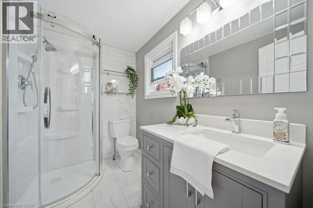 44 WINDERMERE Court thumbnail 23
