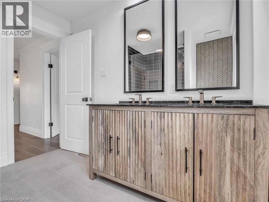 85 REINHART Place thumbnail 37