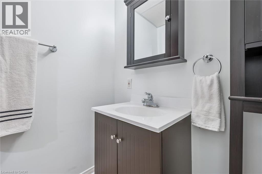 552 GREENBROOK Drive thumbnail 17