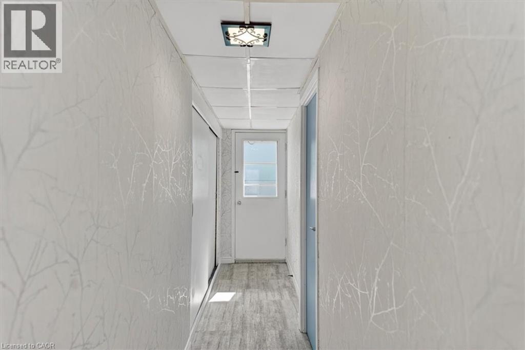 35 WEICHEL Street thumbnail 30