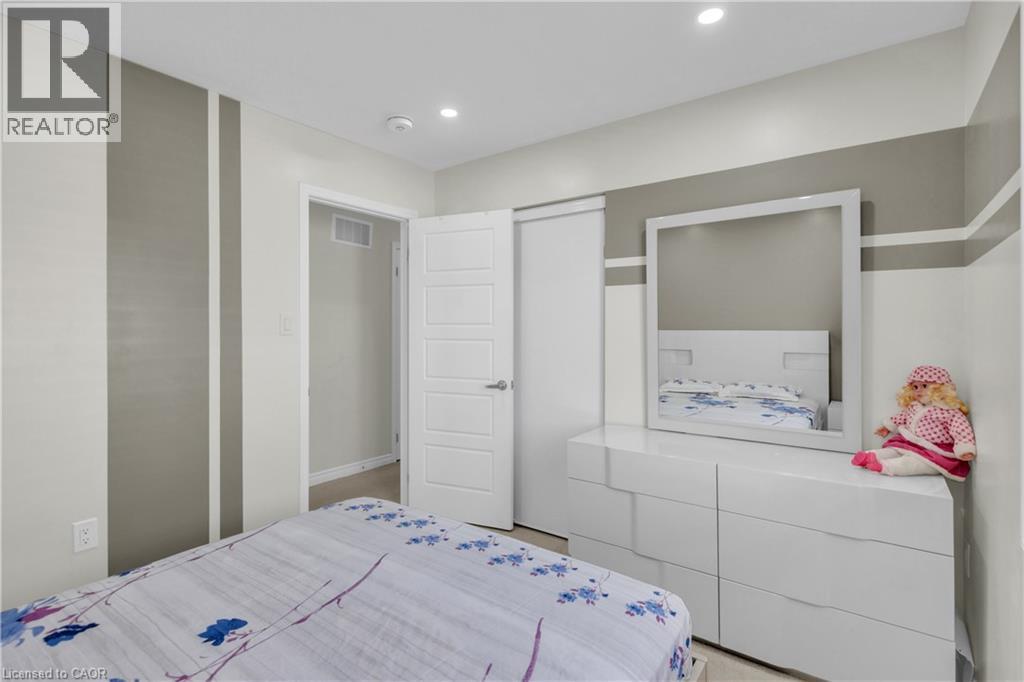 661 DOON SOUTH Drive thumbnail 26