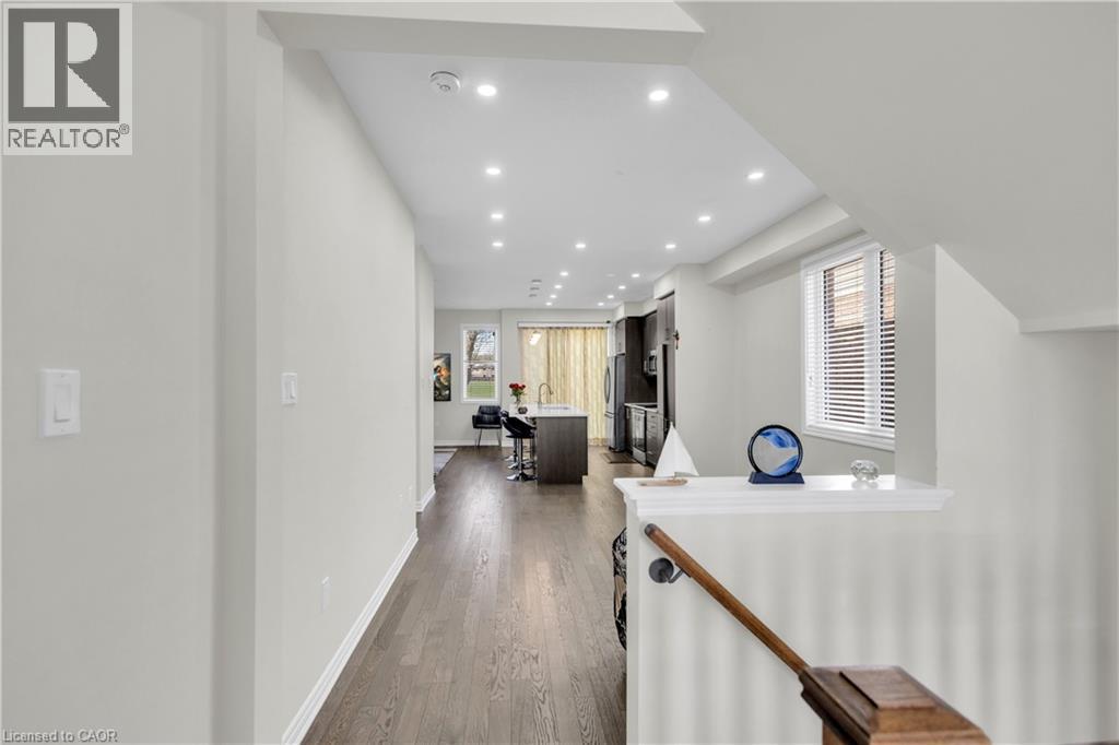 661 DOON SOUTH Drive thumbnail 5