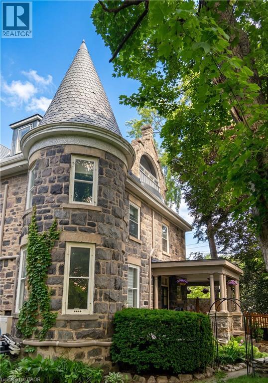 54 BRUCE Street thumbnail 40