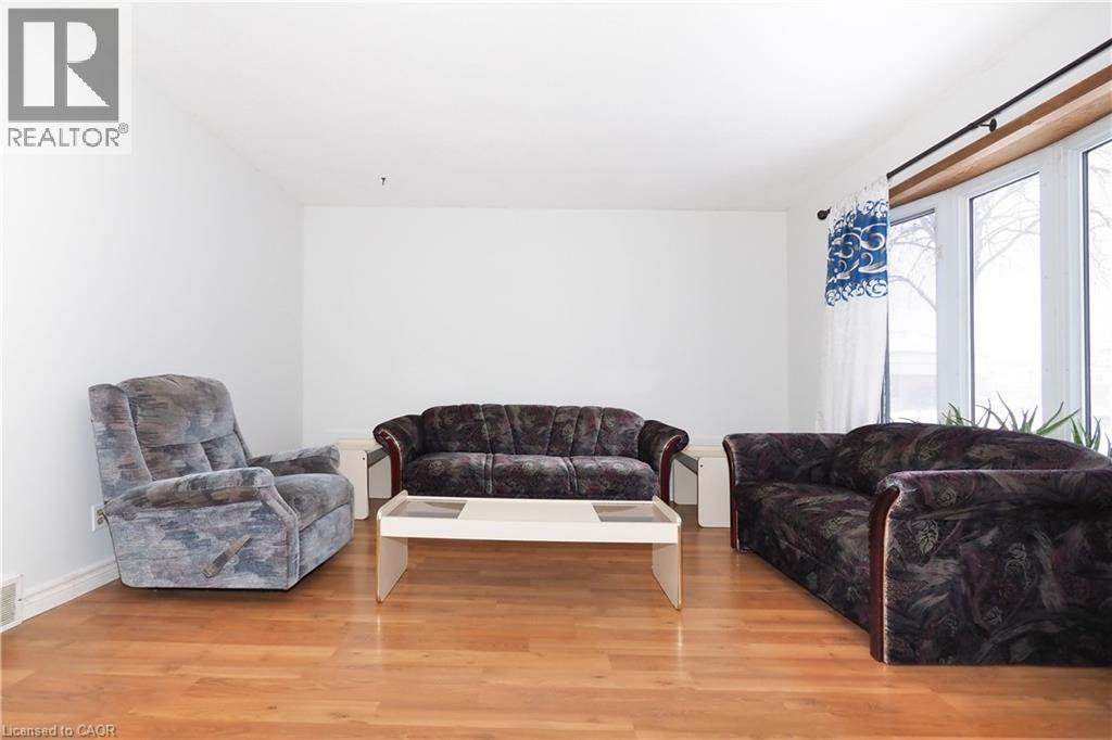 10 BALFOUR Crescent thumbnail 6