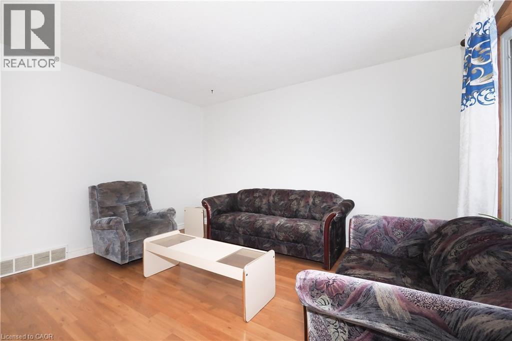 10 BALFOUR Crescent thumbnail 7