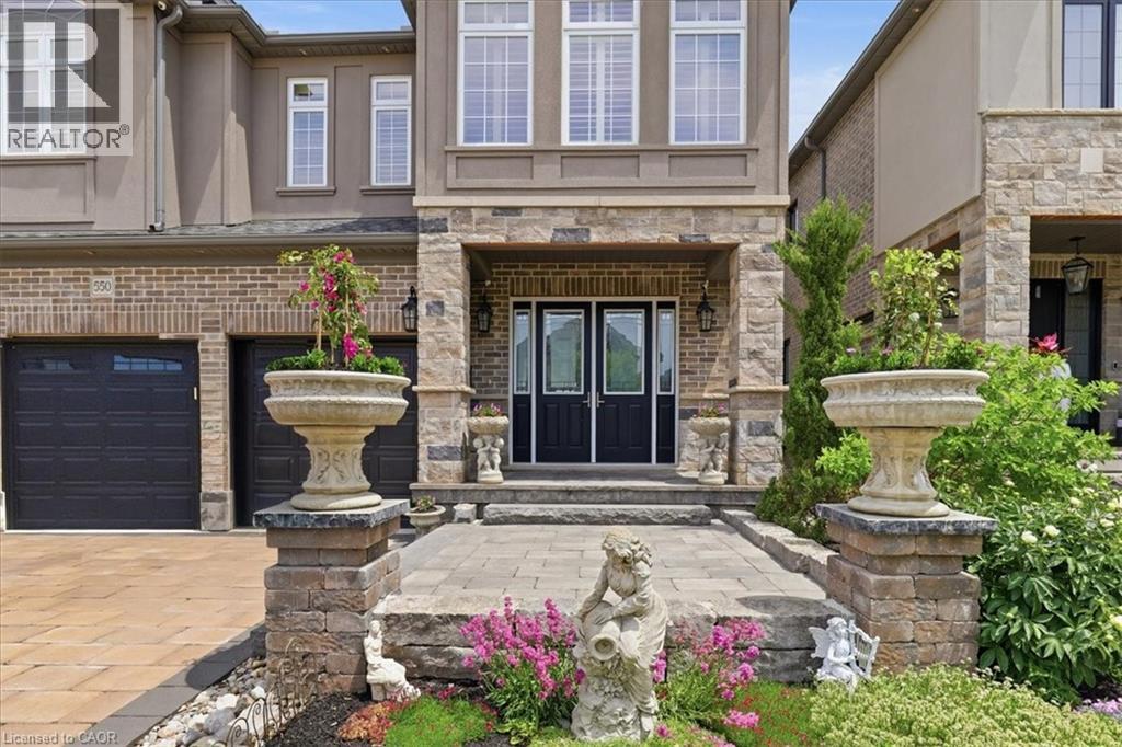 550 BRITTANIA Crescent thumbnail 2