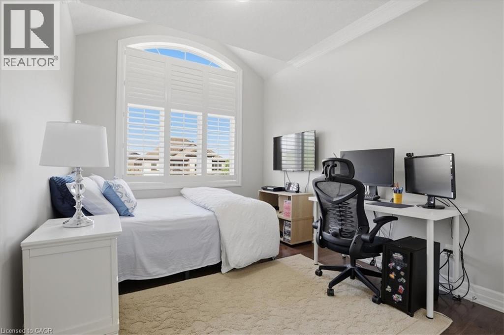 550 BRITTANIA Crescent thumbnail 26