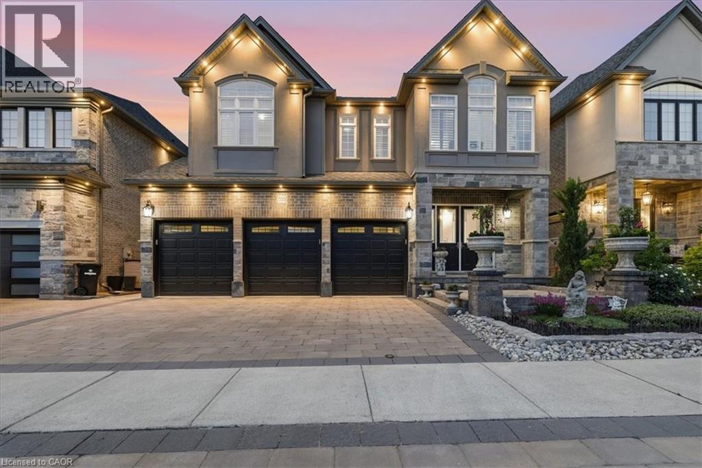 550 BRITTANIA Crescent thumbnail 3