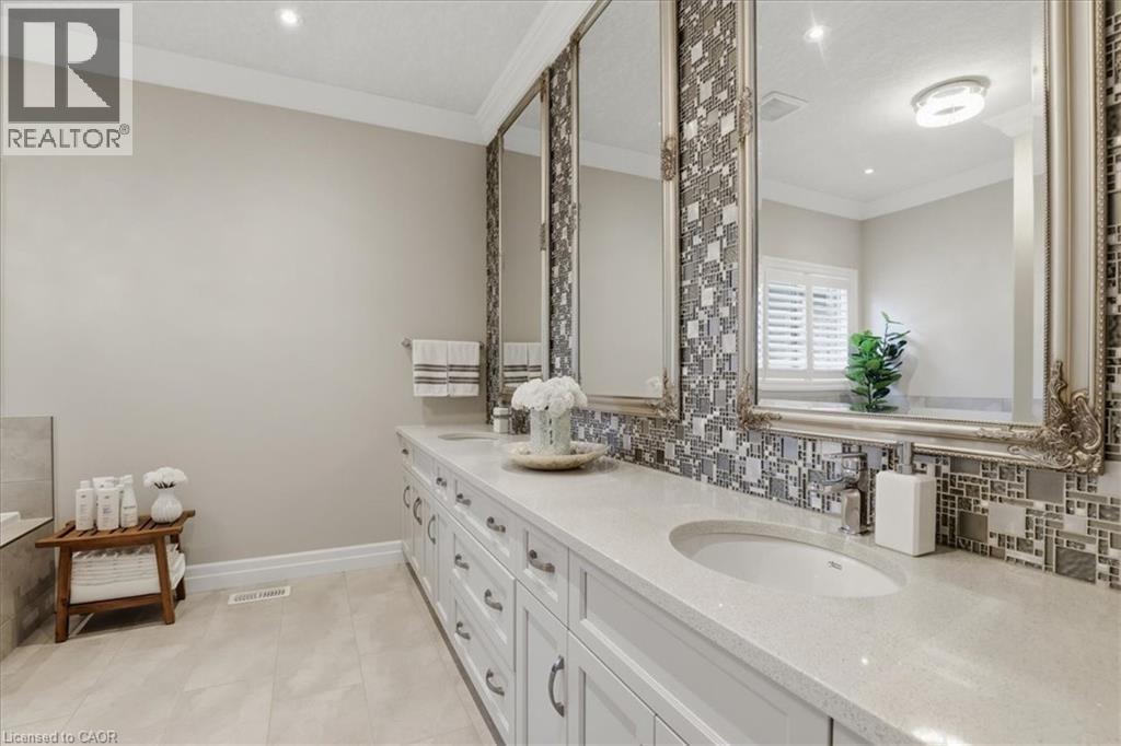550 BRITTANIA Crescent thumbnail 30